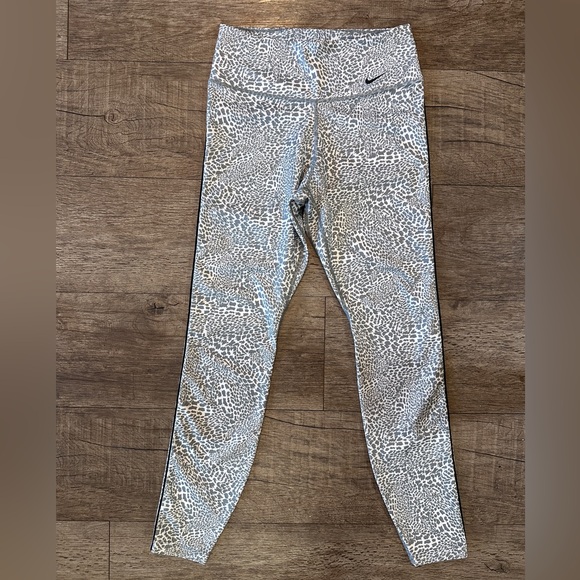 Nike Leggings - Picture 1 of 5